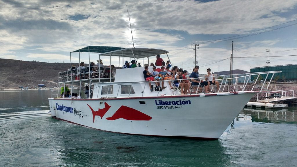 Barco Liberación de hasta 45 pasajeros, Tour Isla Espíritu Santo Club Hotel Cantamar