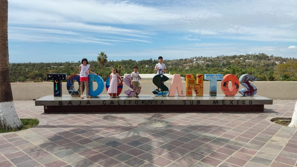 Letras del Pueblo Mágico de Todos Santos. Cantamar Tours La Paz.